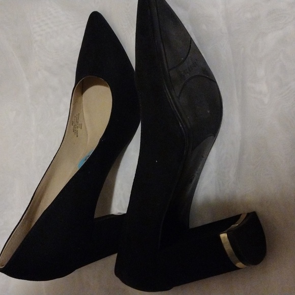 Marc Fisher black suede block heels - Picture 6 of 10